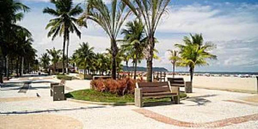 Hospedagem Primeira Quadra Da Praia プライア・グランデ エクステリア 写真