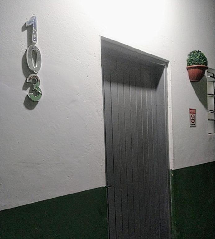 Hospedagem Primeira Quadra Da Praia プライア・グランデ エクステリア 写真